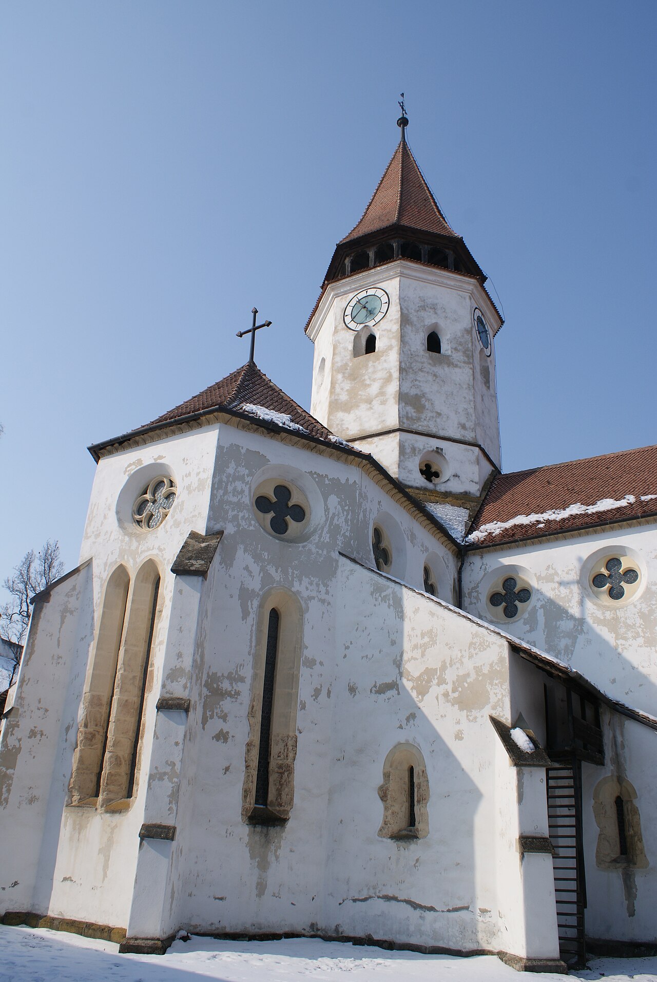 Biserica și turnul central, vedere oblică din curte, dinspre nord-vest conform titlului sursei.