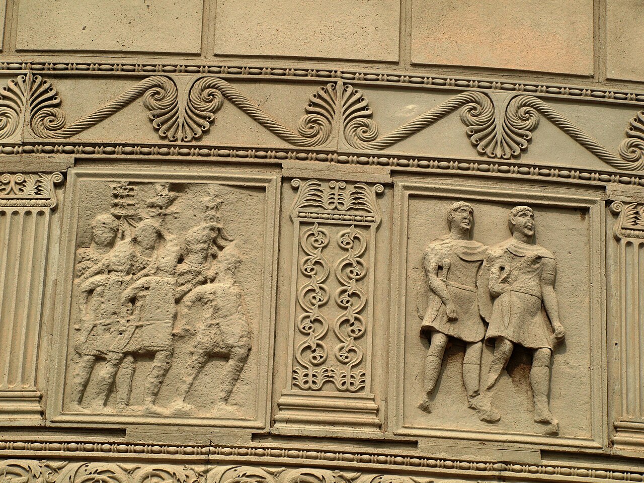 Metope și friză ornamentală, detaliu.
