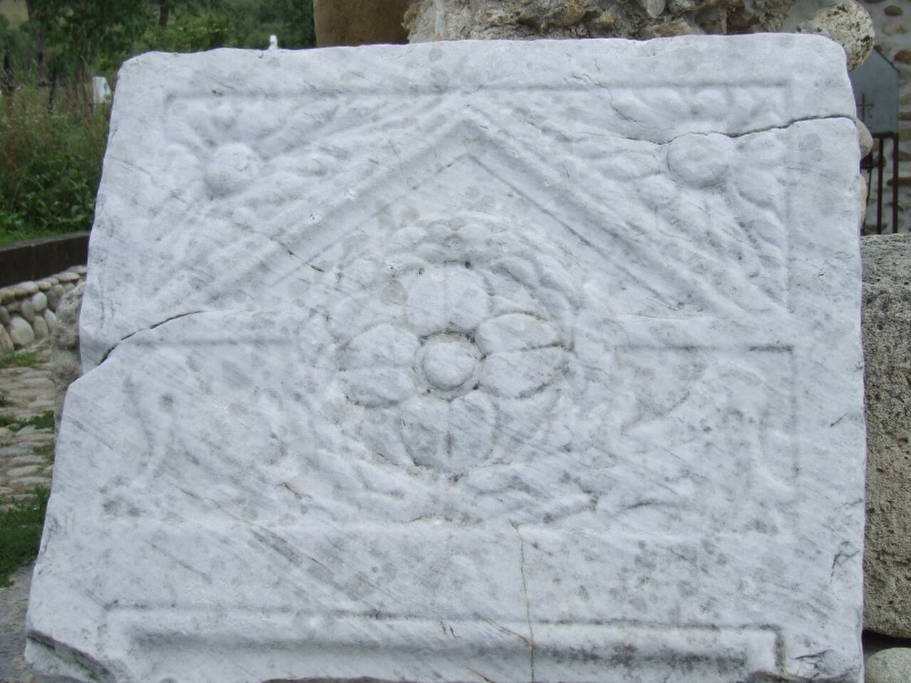 Relief lapidar de piatră.
