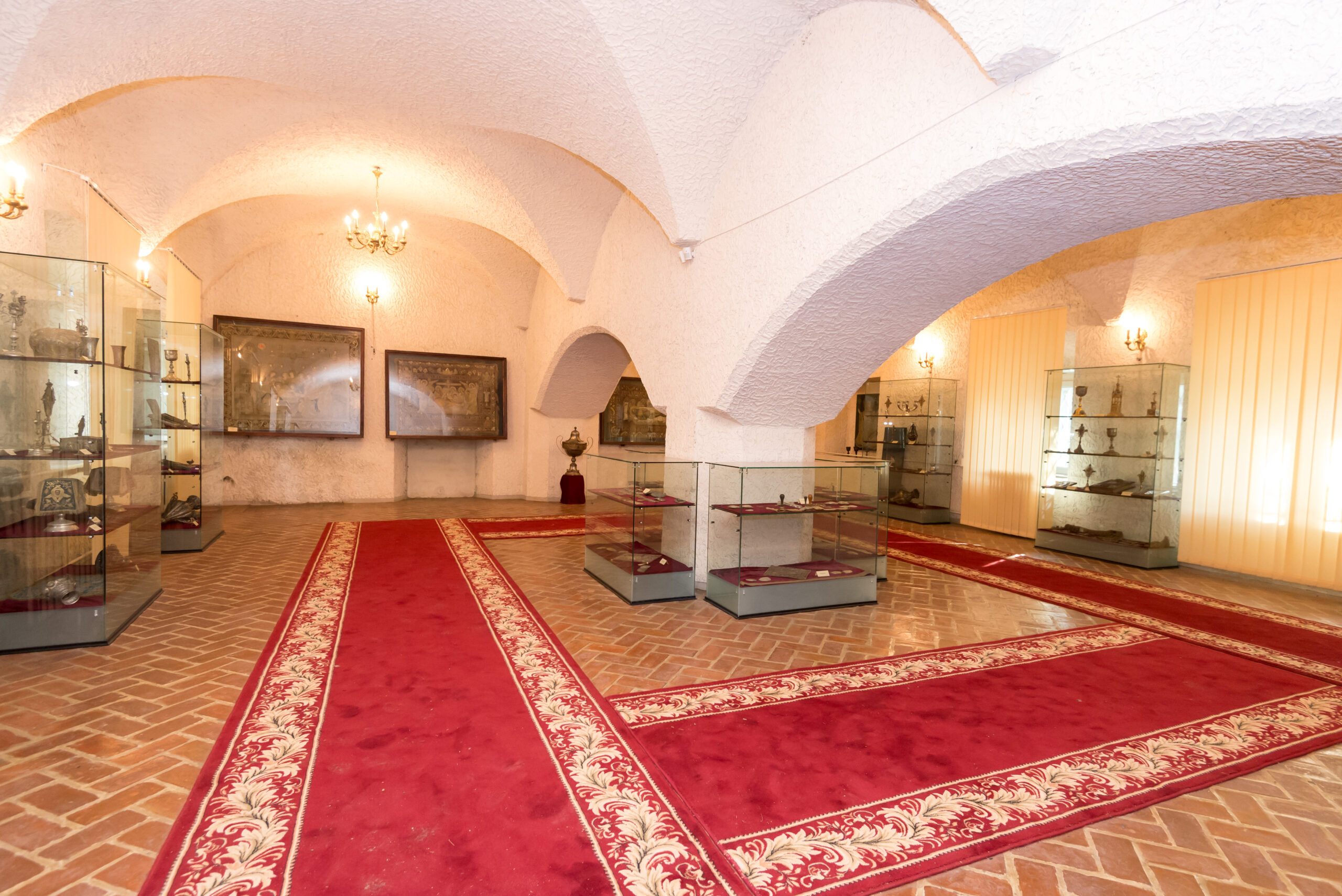 Sala tezaurului: bolți și organizarea spațiului interior.