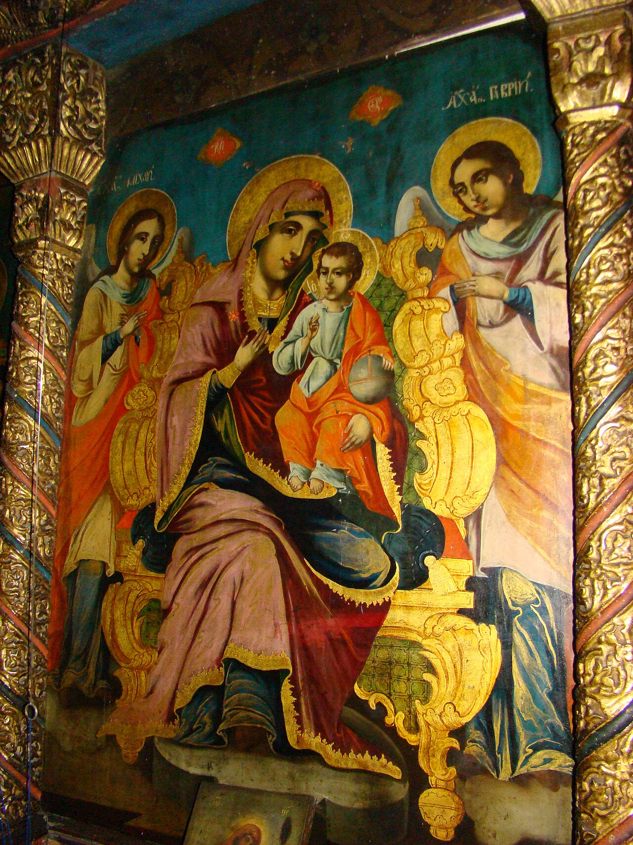 Pictură murală și marginea registrului decorativ.
