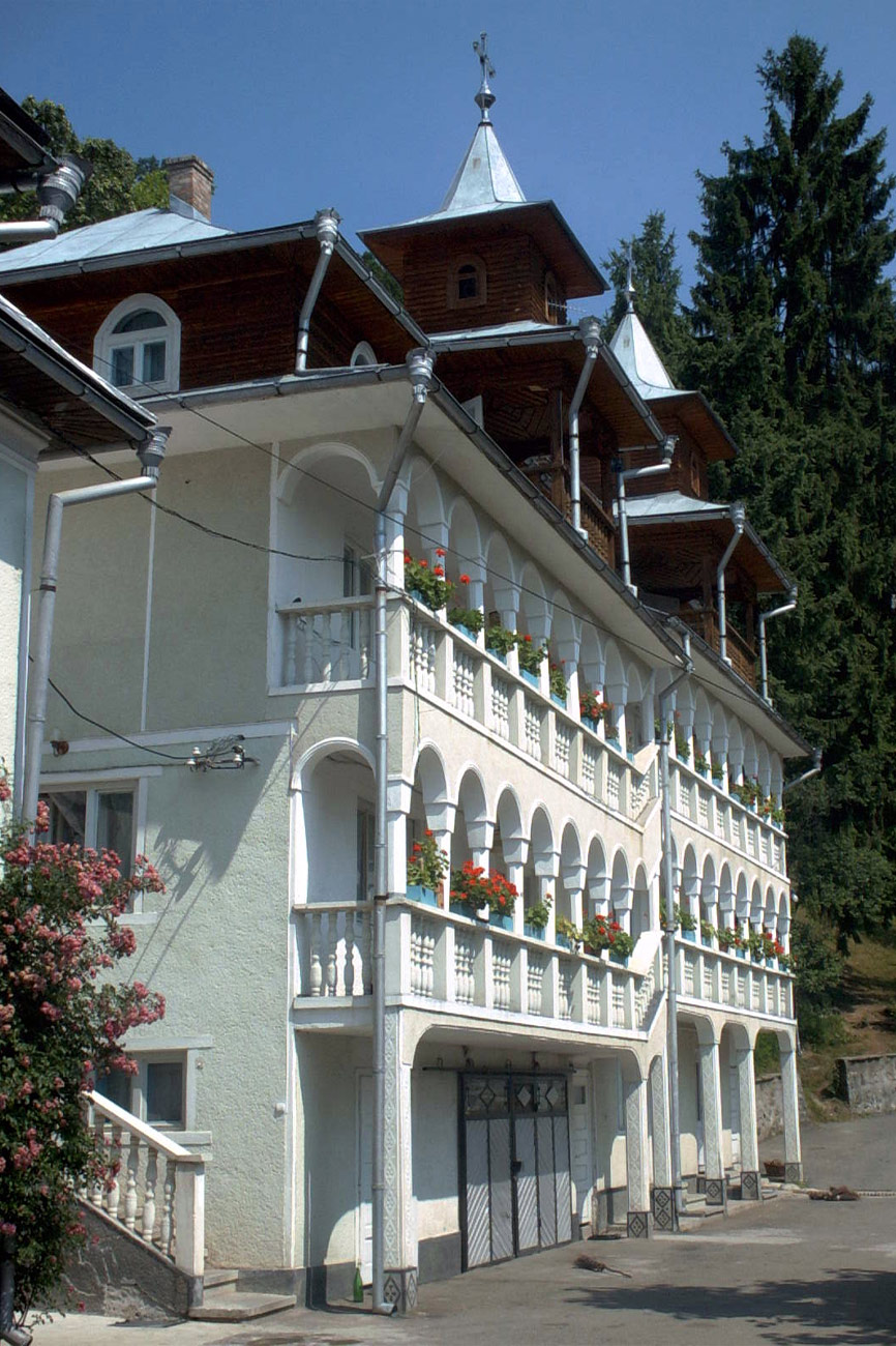 Casa Albă: galeriile, scările și acoperișul.