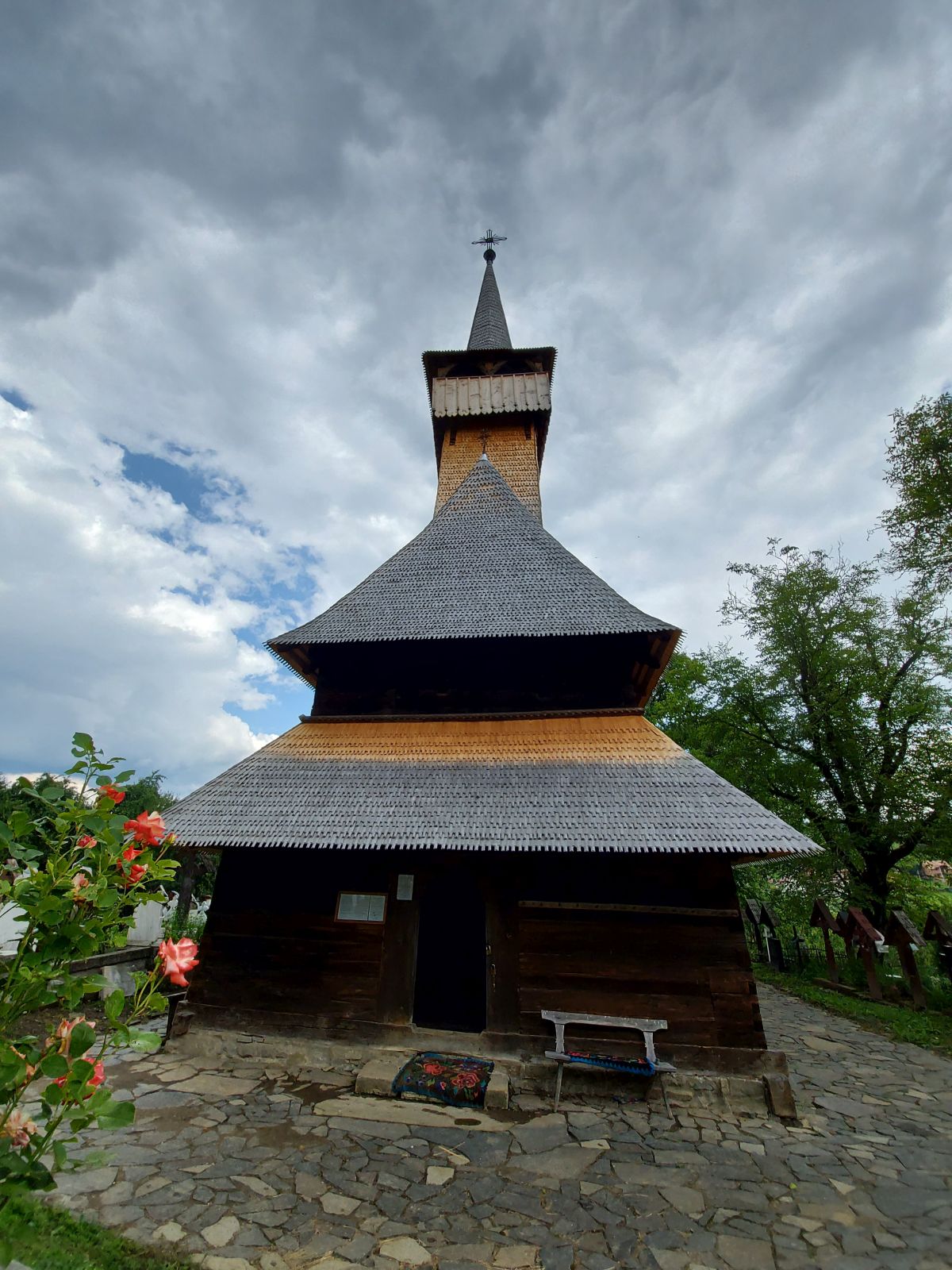 Biserica UNESCO Ieud Deal: fațada de acces, pridvor și turn; nu Ieud Șes.