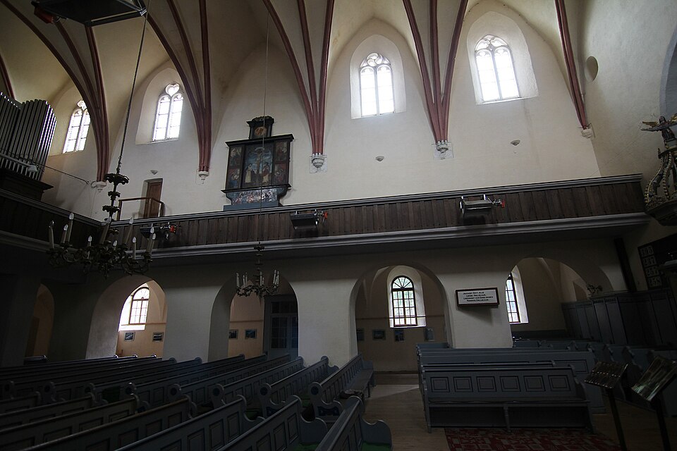 Galeria și ferestrele, vedere din interior.