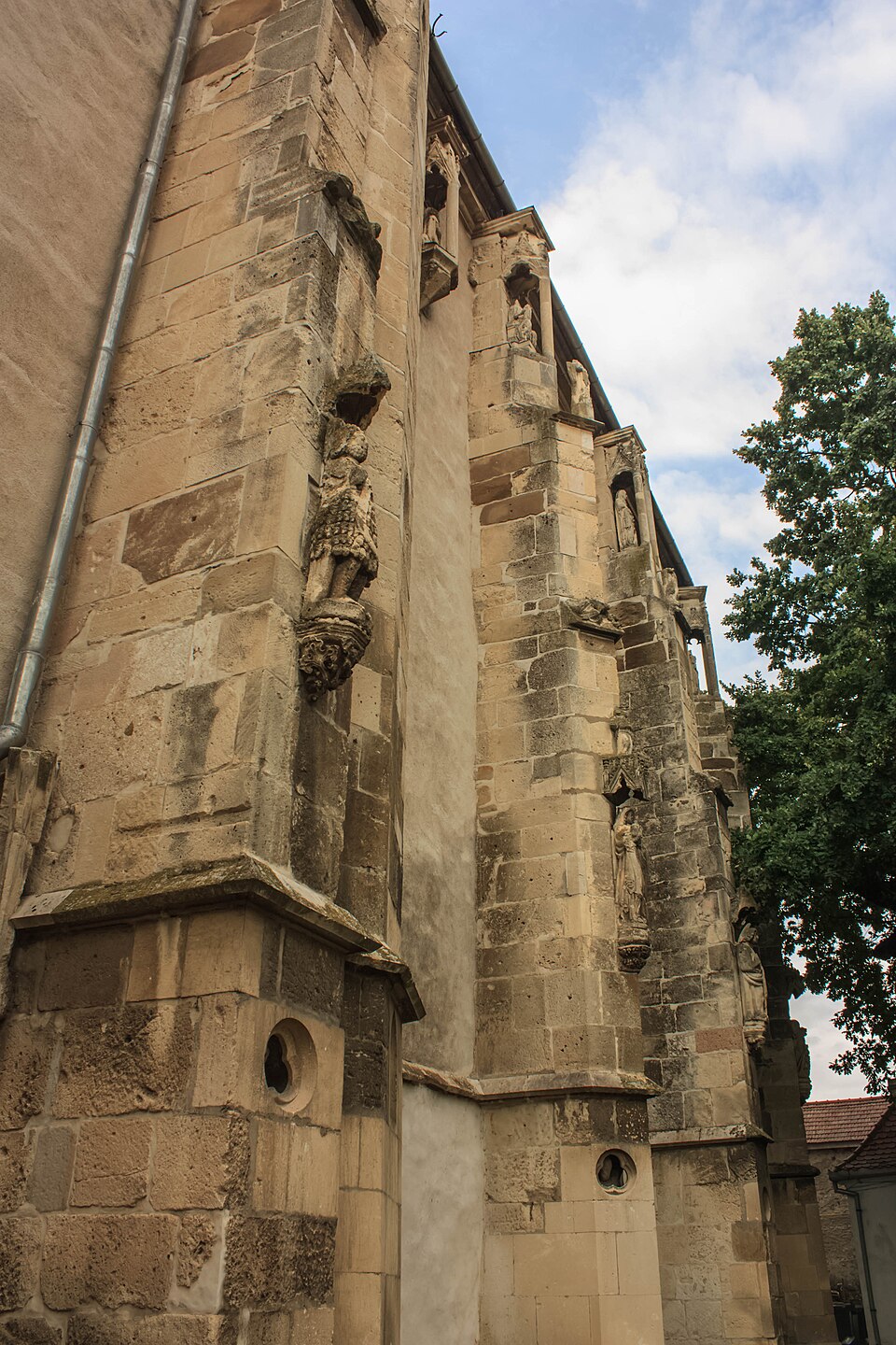 Contraforturile gotice, în contraplonjeu.